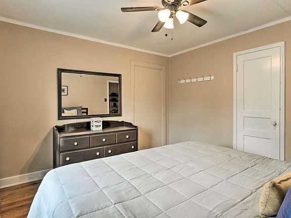 3rd image of 3634 Marion Ave #A
