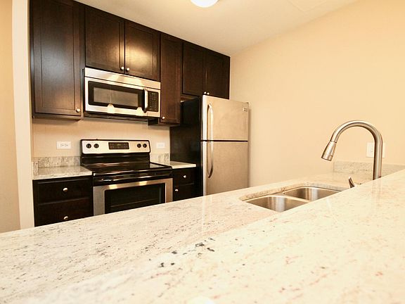 5th image of 1717 N Dayton St APT 201