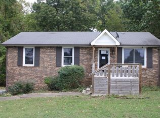 417 Cunningham Ln, Clarksville, TN 37042