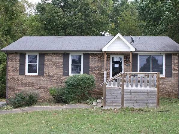 417 Cunningham Ln, Clarksville, TN 37042