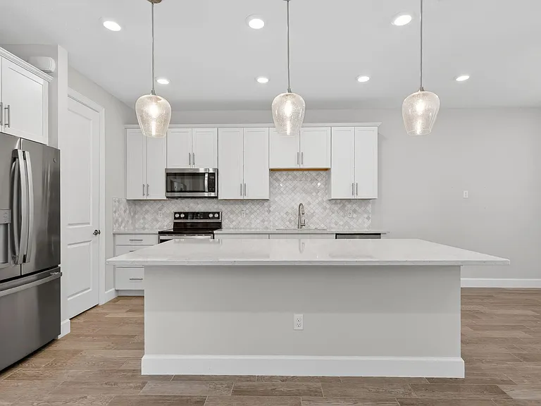 1887 SE Ocean Cove Way — Photo 1