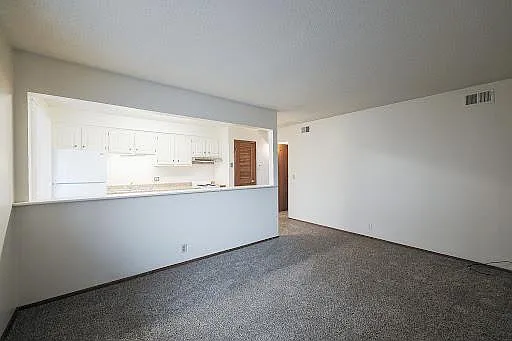 1 bed, 700 sqft, $819 — Photo 3