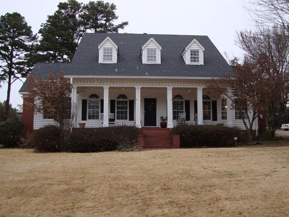 1st image of 517 Oak Hill Ln