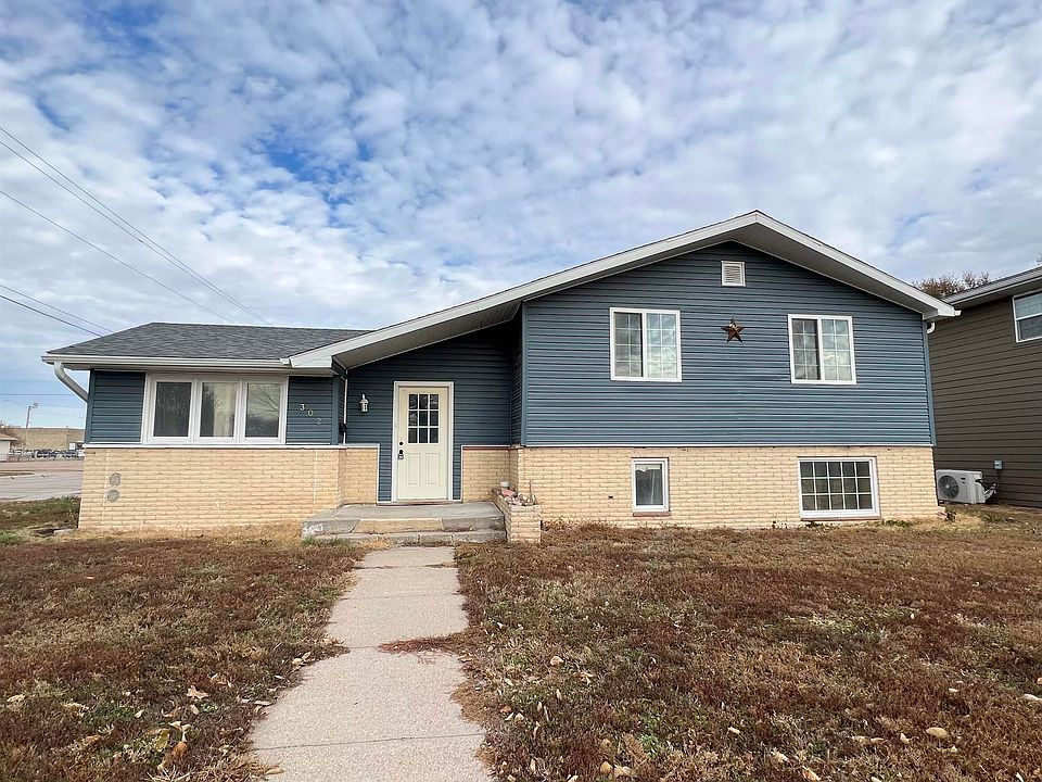 302 E 15th St, Cozad, NE 69130 Zillow