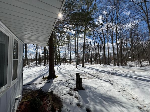 20532 Ridge Rd, Evart, MI 49631