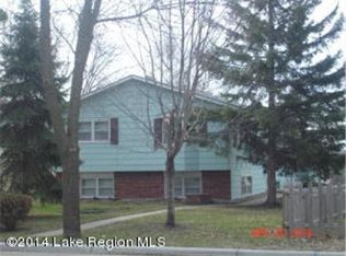 906 E Mount Faith Ave, Fergus Falls, MN 56537