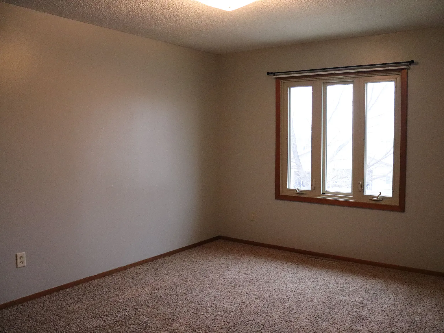 4 bed, 3.0 bath, 2168 sqft, $2,540 — Photo 4