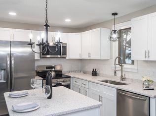 221 Laurelton St, Springfield, MA 01109