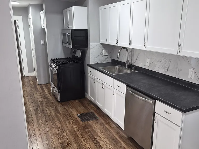 31 Mallon Rd #1-L — Photo 6