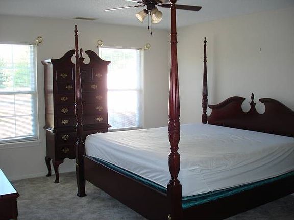 1st floor Master Bedroom