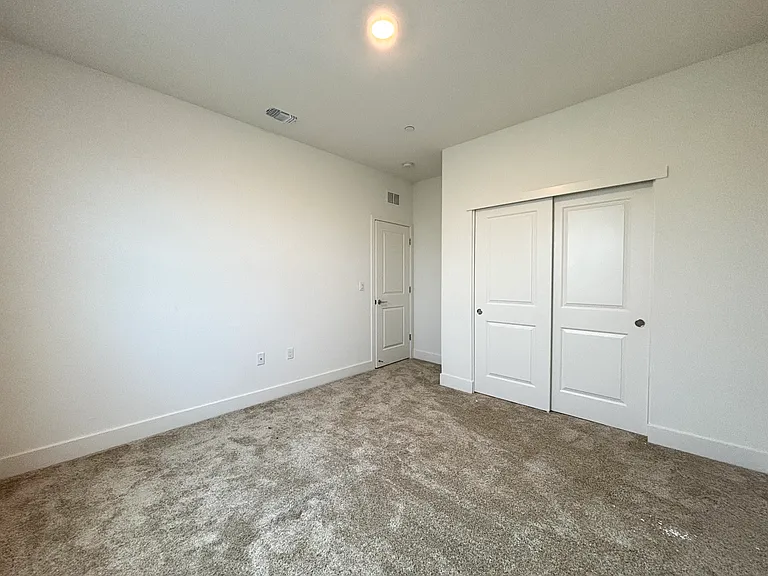 2051 Rosemary Dr — Photo 25