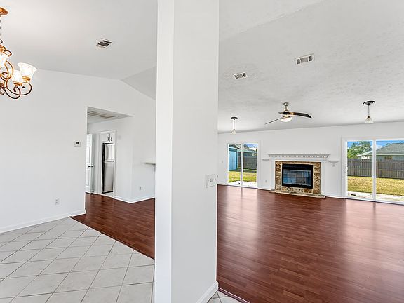 3rd image of 6824 Forsythe Dr