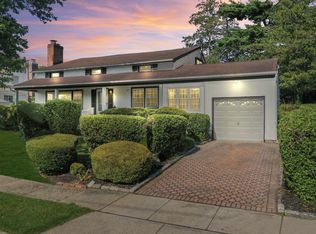 55 Laurel Dr, Massapequa Park, NY