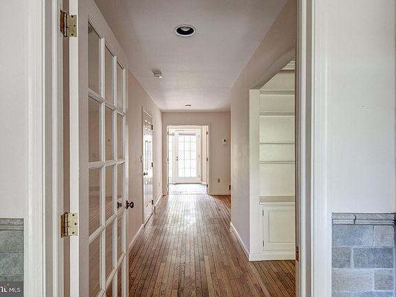 2nd image of 18 Druim Moir Ln