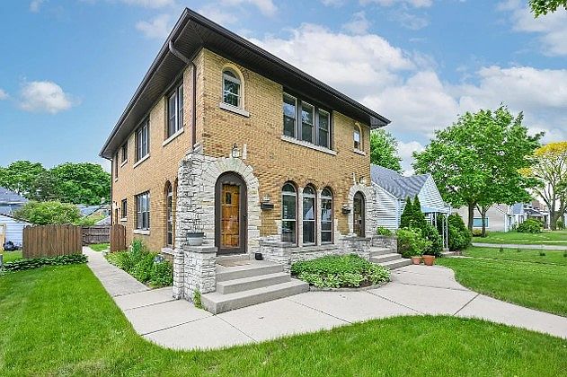 1st image of 3309 S Springfield Ave #3309