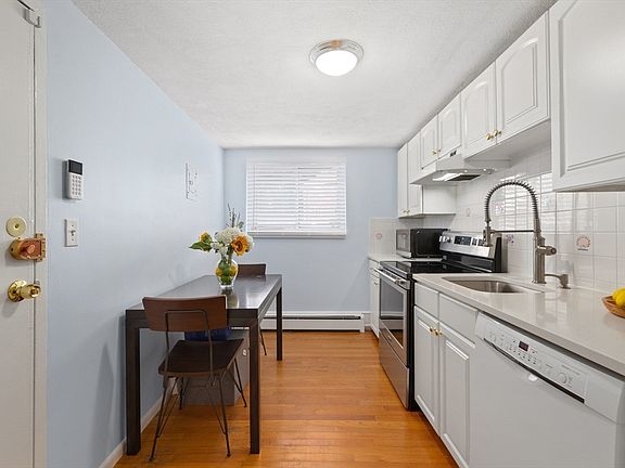 4th image of 38 Westgate Rd #1