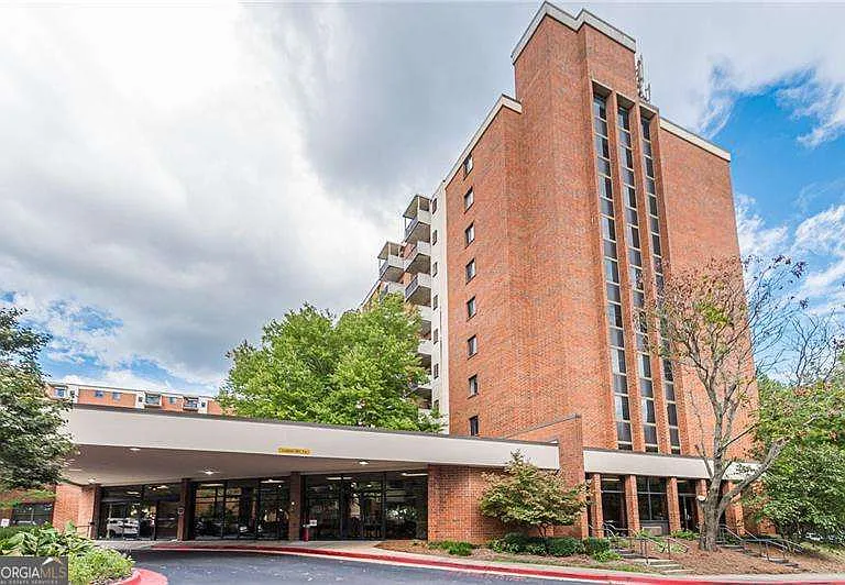 300 Johnson Ferry Rd NE #A610 — Photo 37