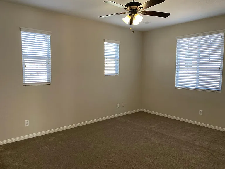 36772 Maxmillian Ave — Photo 29