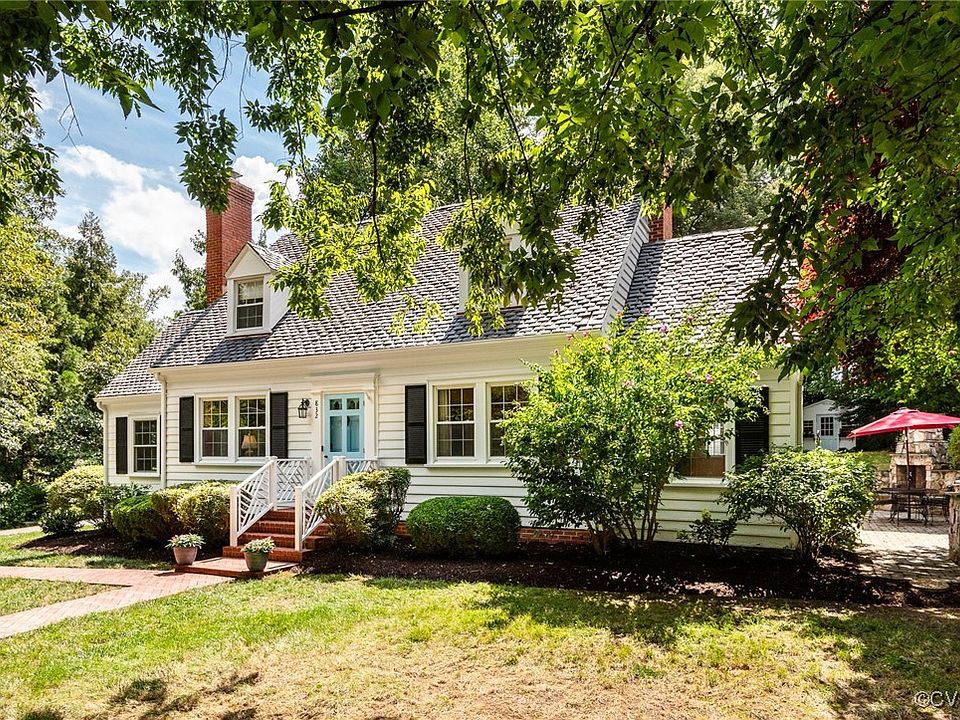 1st image of 832 Arlington Cir
