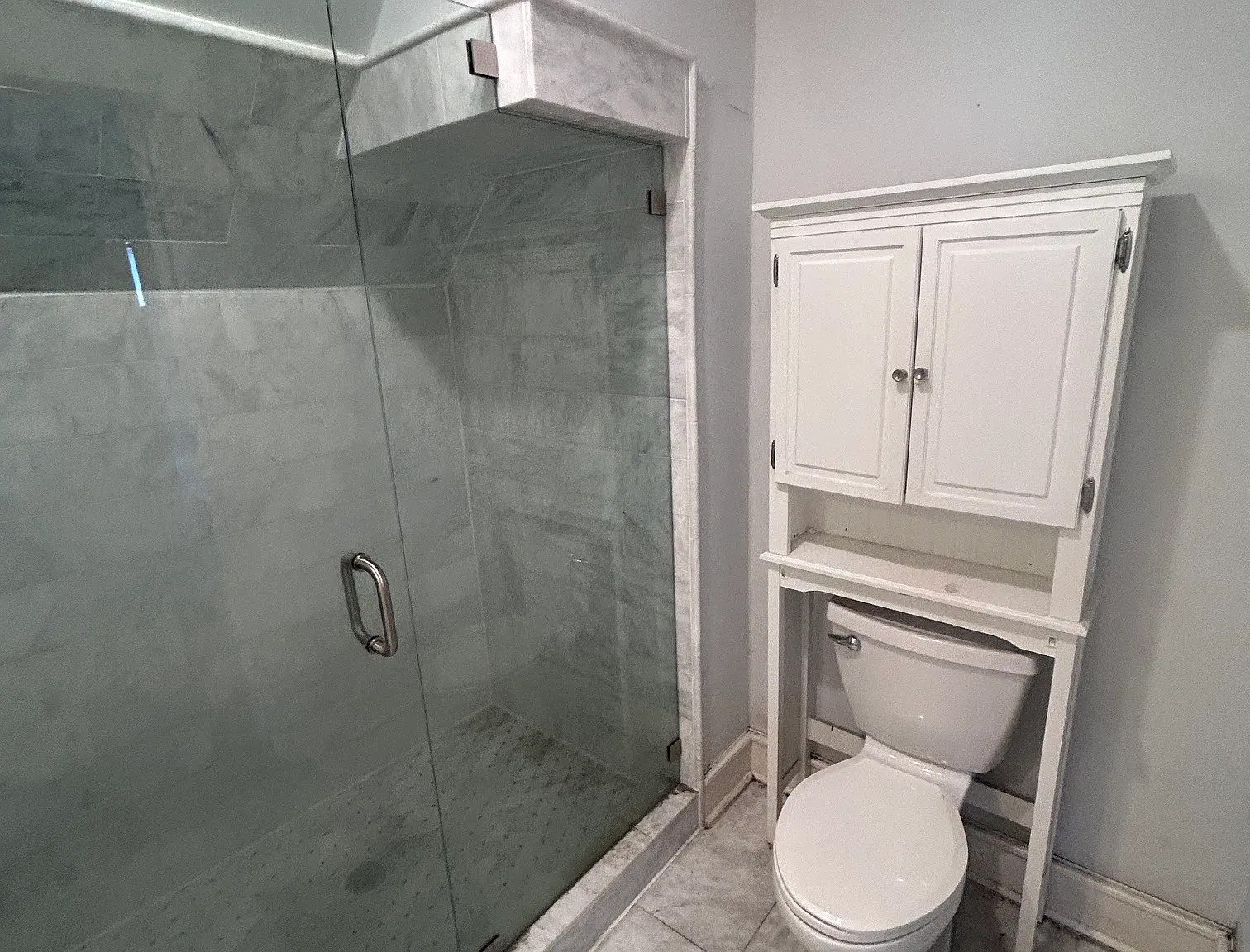 6 bed, 4296 sqft, $895 — Photo 3