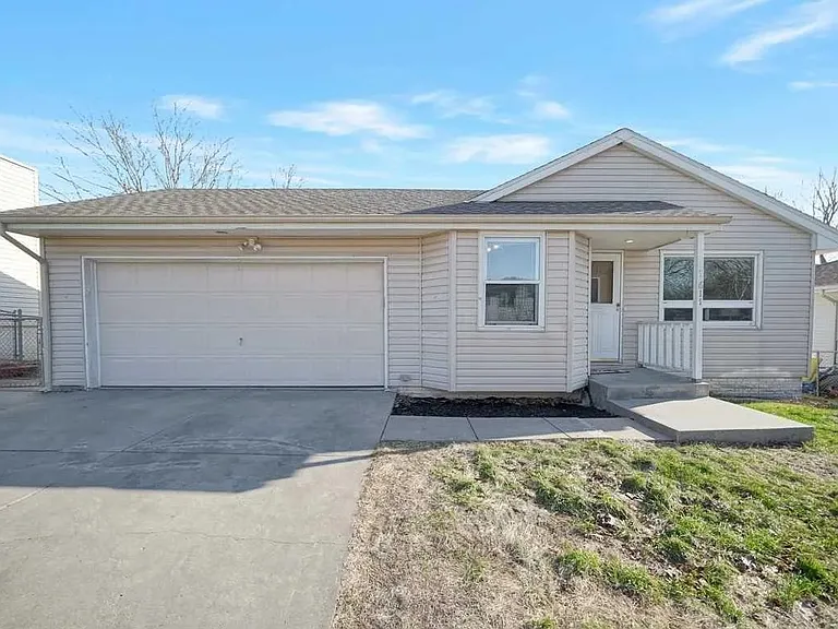611 Bridger Rd — Photo 1