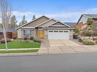 2050 SW Mercury Ln, Grants Pass, OR 97526