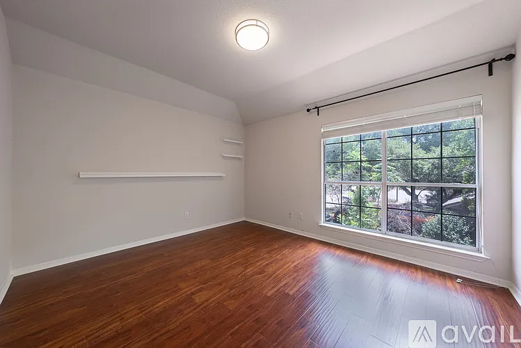 2421 Falcon Dr — Photo 7