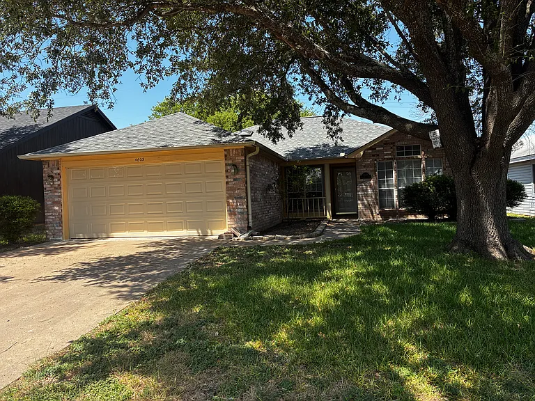 4605 High Pointe Dr — Photo 2