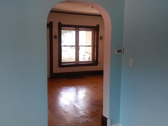 4th image of 523 Bay St #523