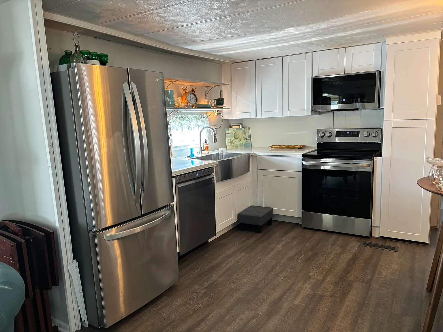 2 bed, 1100 sqft, $1,800 — Photo 2