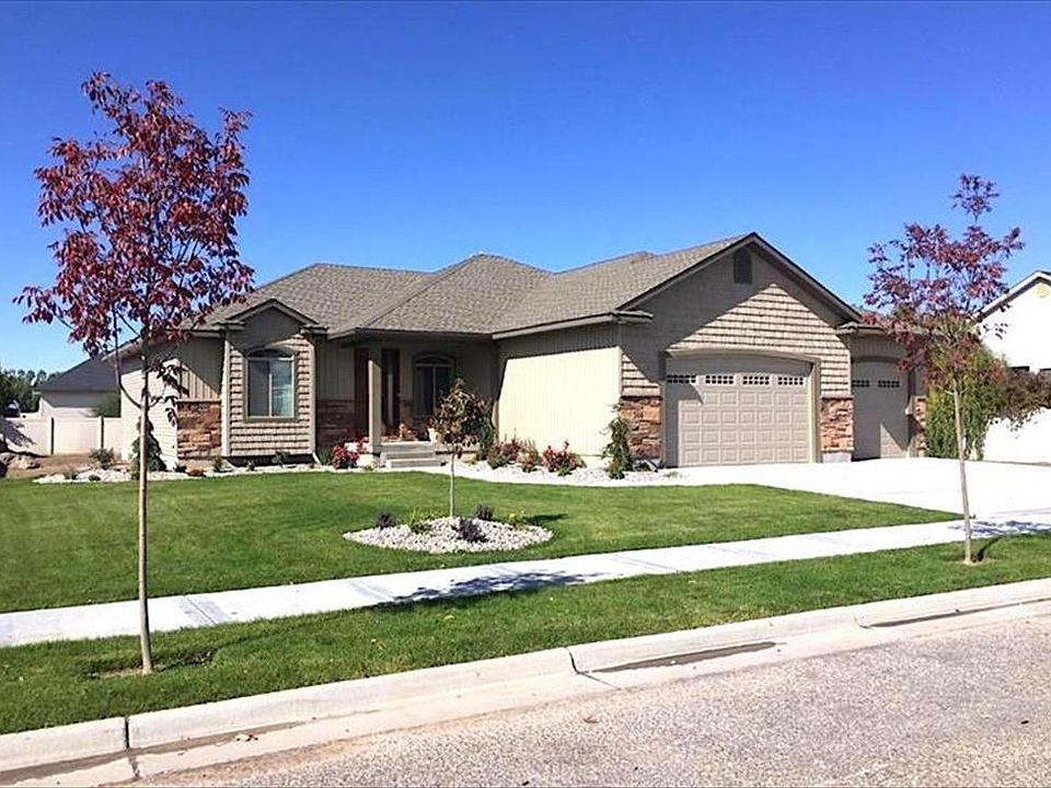 1st image of 361 Stillwater Cir