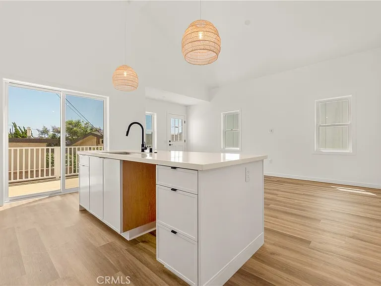 226 B Arena St — Photo 4