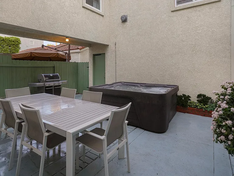 220 9th St — Photo 34
