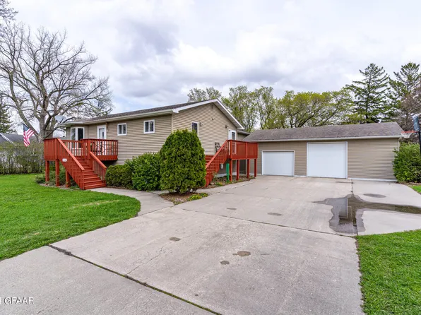 914 Albert St, Crookston, MN 56716