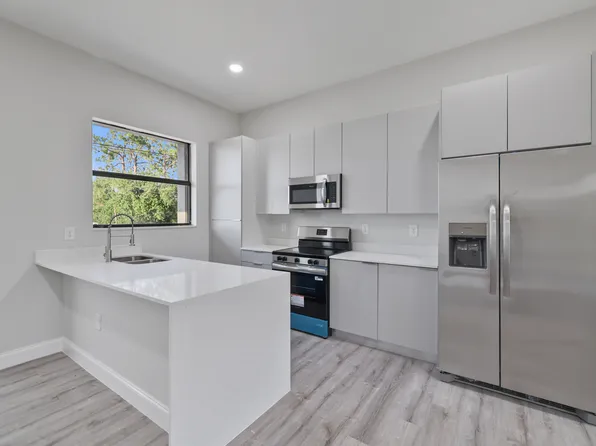 4703 Leonard Blvd S, Lehigh Acres, FL 33973