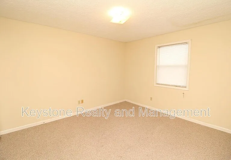 106 Koffman Dr — Photo 4