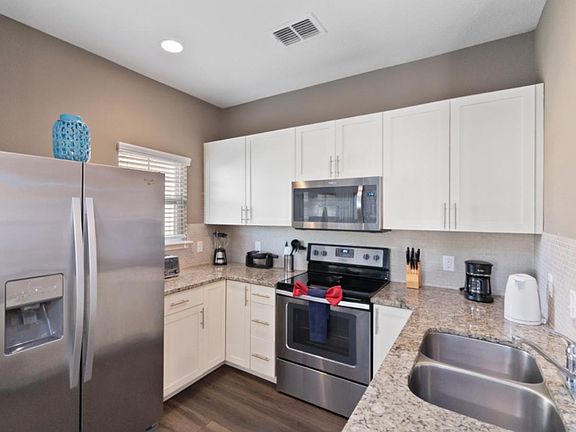5th image of 3207 Gold Ln #1