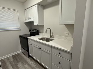 438 N Wolf Rd APT 6, Hillside, IL 60162