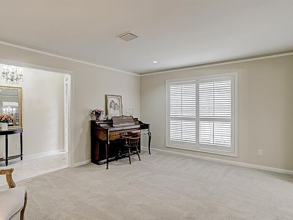 3rd image of 10914 Candlewood Dr