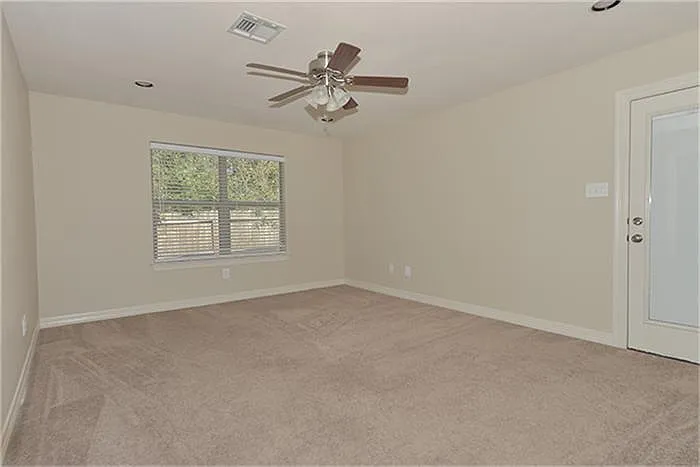 81 Yewleaf Dr — Photo 10