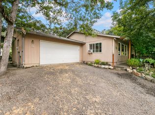 16 Rocky Knoll Ln, Jacksonville, OR