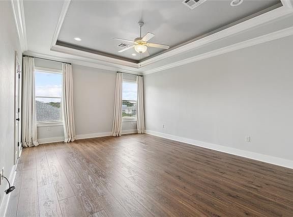 5th image of 332 Bragg St