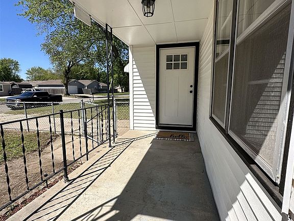 2nd image of 1408 E Alta Ave