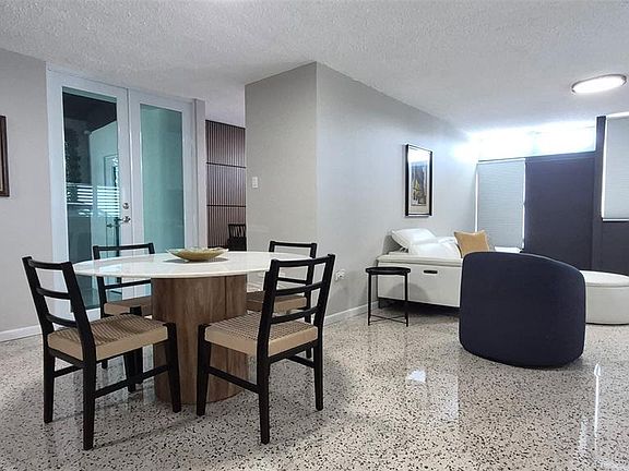 3rd image of 663 Lady Di