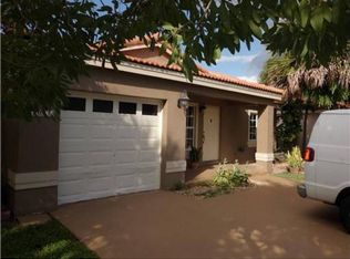 9061 NW 193rd St, Miami Lakes, FL 33018