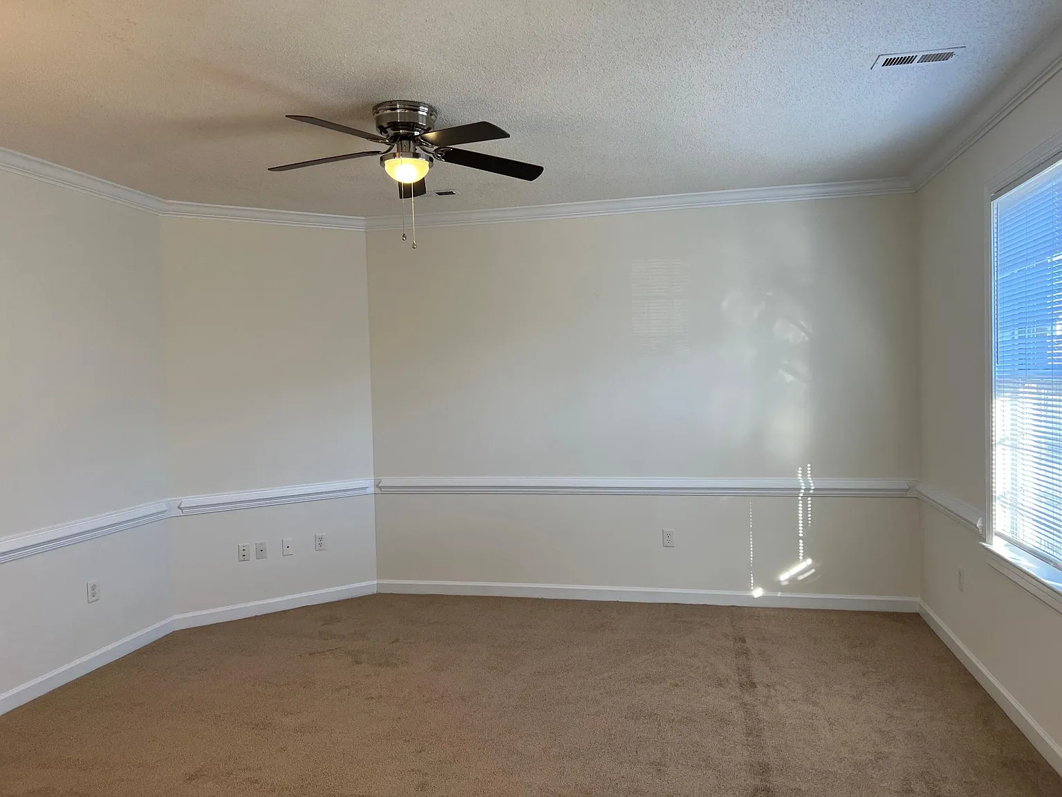 3 bed, 1020 sqft, $1,395 — Photo 3