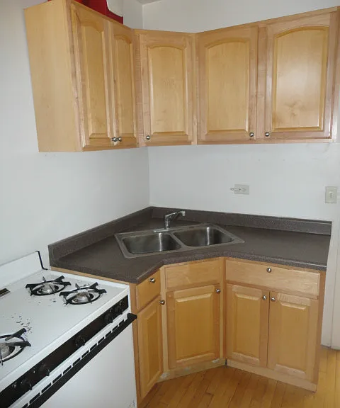 1936 W Winona St #1 — Photo 3