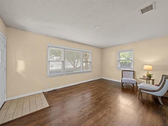 4th image of 4415 W 52nd Ter