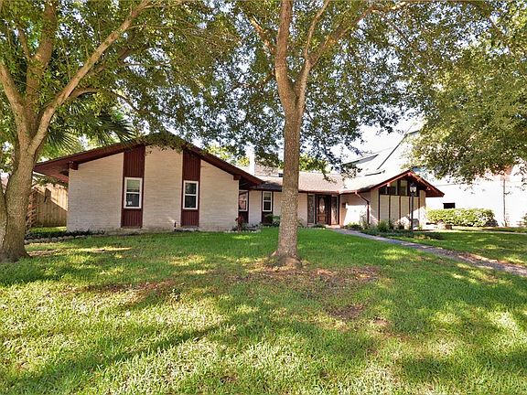 2nd image of 18230 Nassau Bay Dr