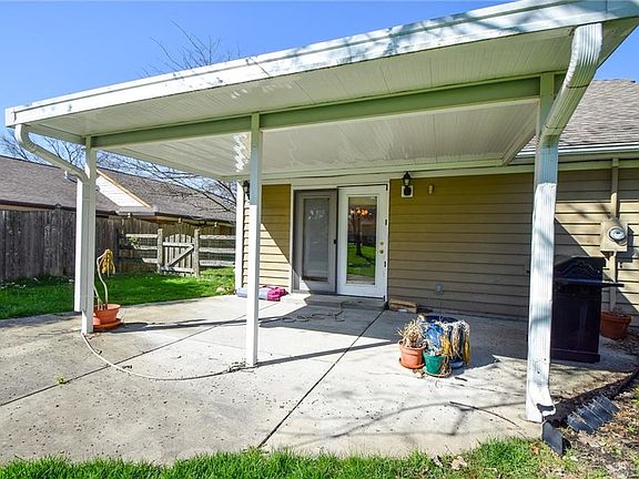 5th image of 221 Whittington Dr